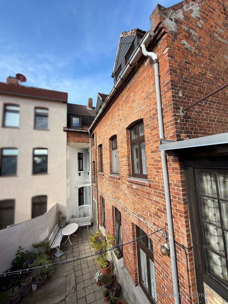 Innenhof Mehrfamilienhaus Sta�furt