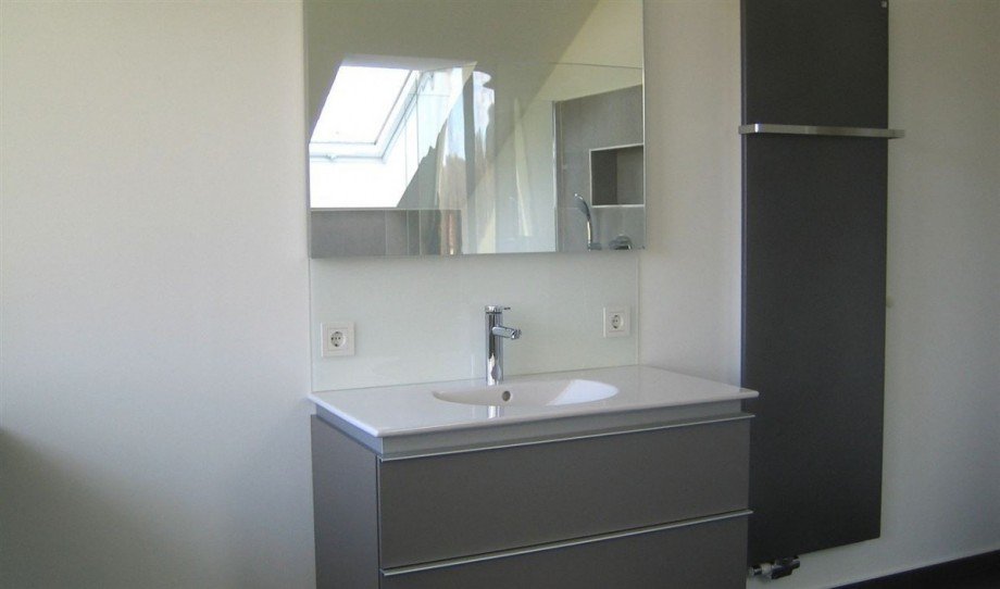 hochwertige Waschtischanlage & Handtuchheizk�rper Villa Sommersdorf , B�rde