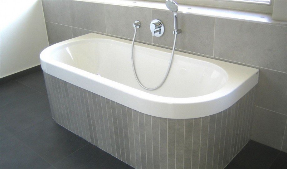 hochwertige K�rperformbadewanne mit Lichtvorhang Villa Sommersdorf , B�rde